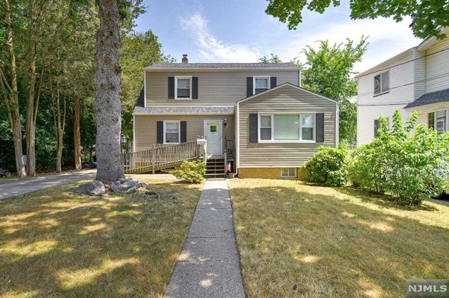 82 Race St, Nutley NJ  07110-2628 exterior