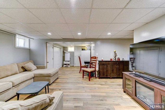 82 Race St, Nutley NJ  07110-2628 exterior