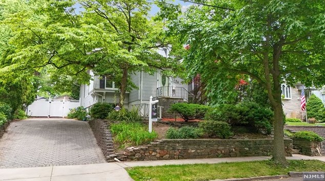 156 Hobart St, Ridgefield Park, NJ 07660-1832