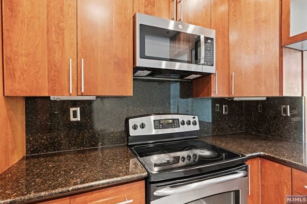 24 Ave At Port Imperial Apt 105, West New York, NJ 07093