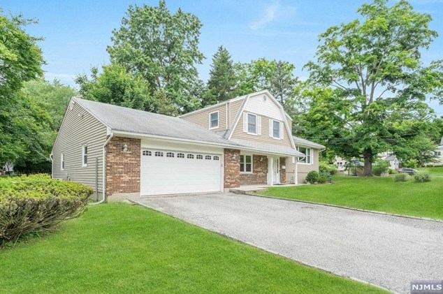 1 Blanche Ave, Demarest, NJ 07627
