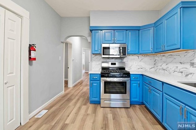 149 Wegman Pkwy, Jersey City, NJ 07305-3314