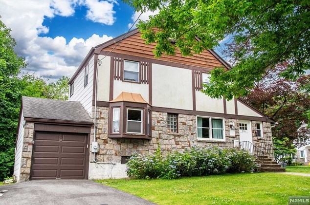 359 Windsor Rd, River Edge, NJ 07661