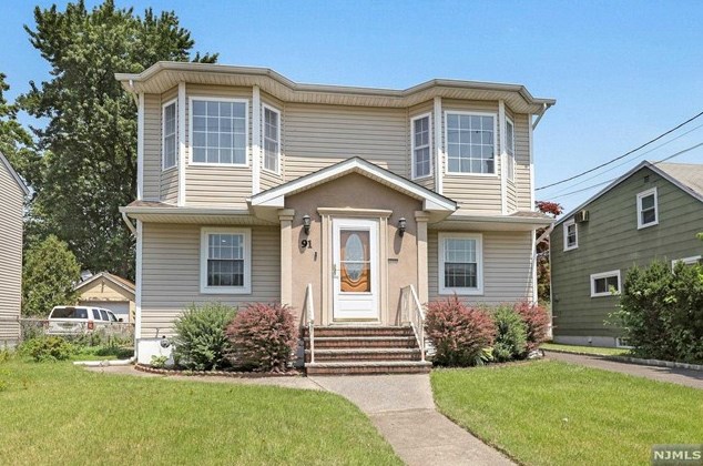 91 Tuella Ave, Elmwood Park, NJ 07407