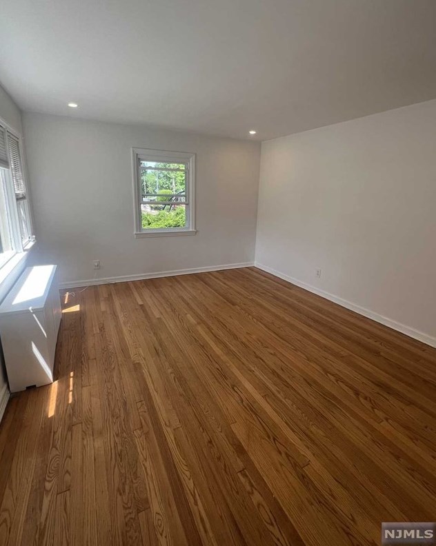 193 Hickory Ave, Bergenfield, NJ 07621