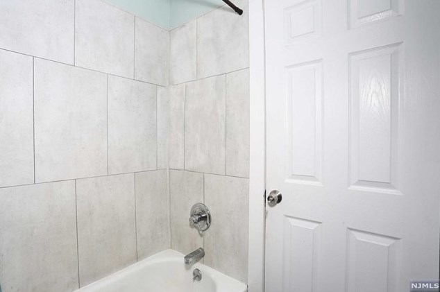 89 Harcourt Ave, Bergenfield NJ  07621-1952 exterior