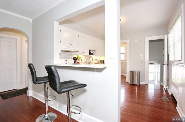 89 Harcourt Ave, Bergenfield NJ  07621-1952 exterior