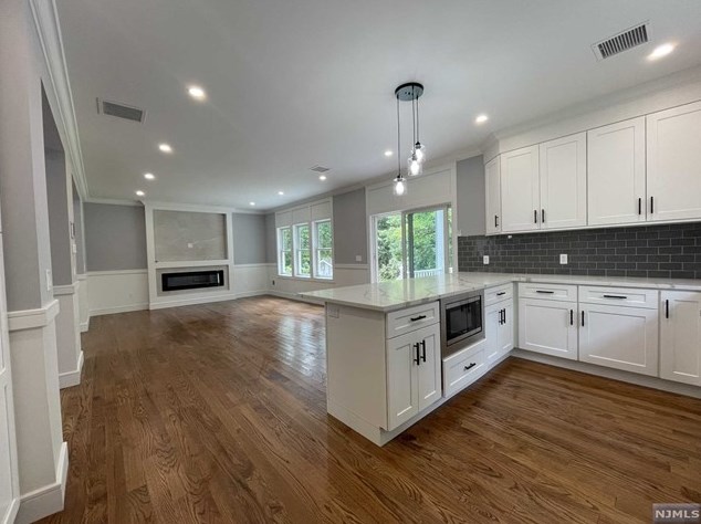 415 Terhune Ave, Paramus, NJ 07652
