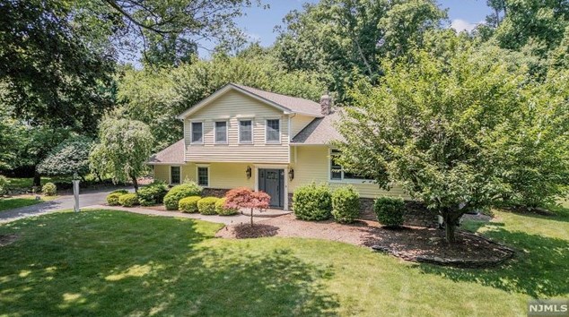 519 Terhune Terrace, Wyckoff, NJ 07481