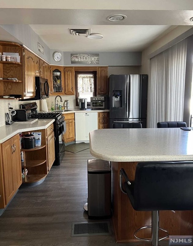 80 Bell Ave, Saddle Brook, NJ 07663