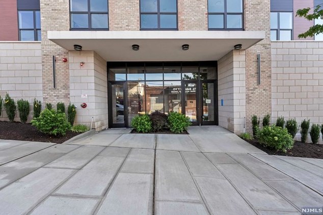 649 38th St, Union City NJ  07087-2519 exterior