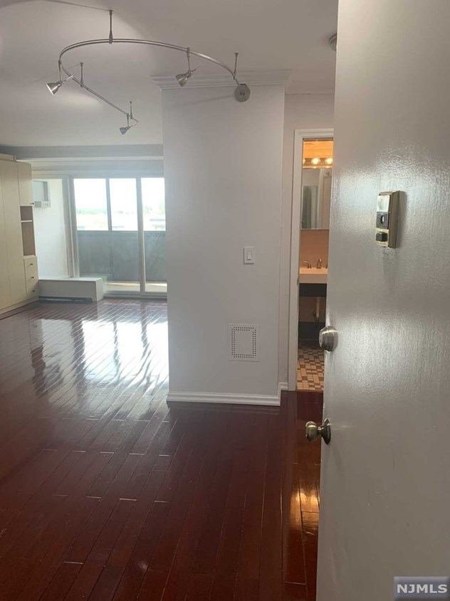 90 Prospect Ave #7c, Hackensack, NJ