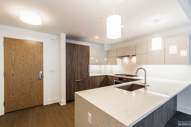 9 Ave At Port Imperial #426, West New York, NJ 07093