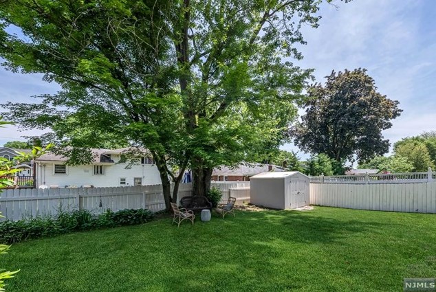 55 Chestnut St, Dumont NJ  07628-3214 exterior