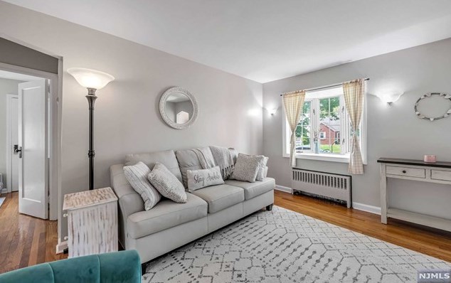 55 Chestnut St, Dumont NJ  07628-3214 exterior
