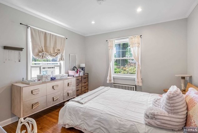 55 Chestnut St, Dumont NJ  07628-3214 exterior