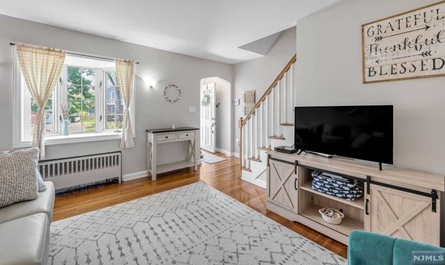55 Chestnut St, Dumont NJ  07628-3214 exterior