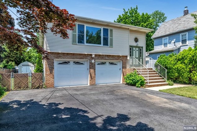 64 Summit Ave, N Milford, NJ 07646