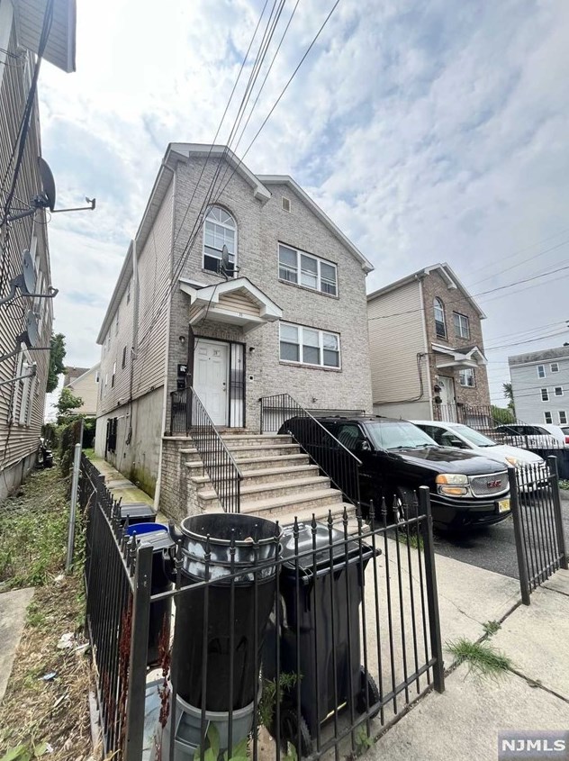 16-18 Wainwright St, Newark, NJ 07112