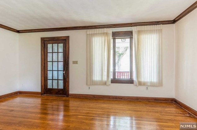 27 Oakdale Ave, Millburn NJ  07041-1912 exterior