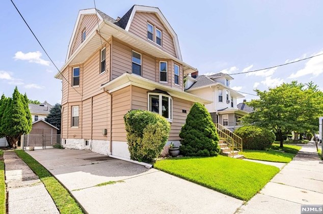 44 Edwin St, Ridgefield Park, NJ 07660