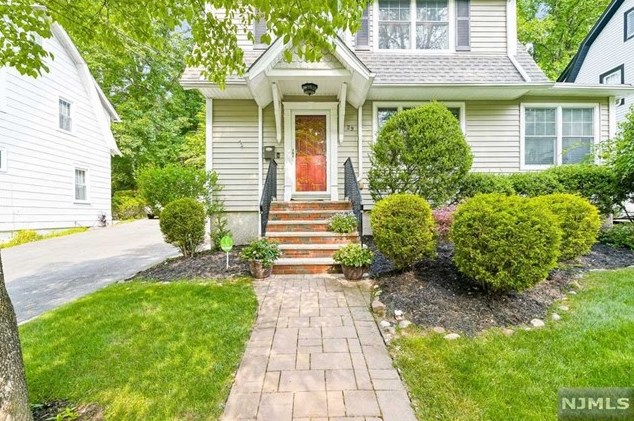 29 Valley Rd, Haworth, NJ 07641
