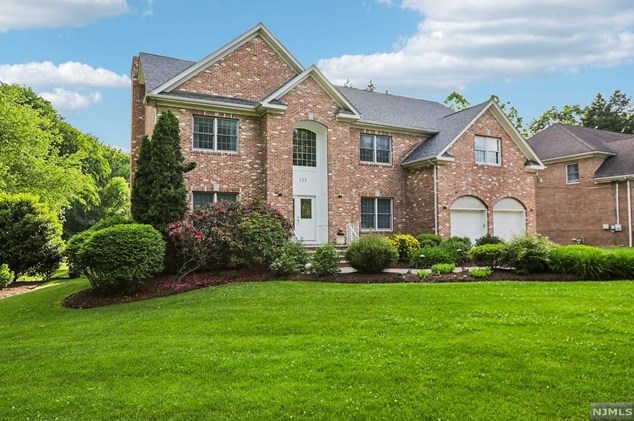 153 Paramus Rd, Paramus, NJ 07652