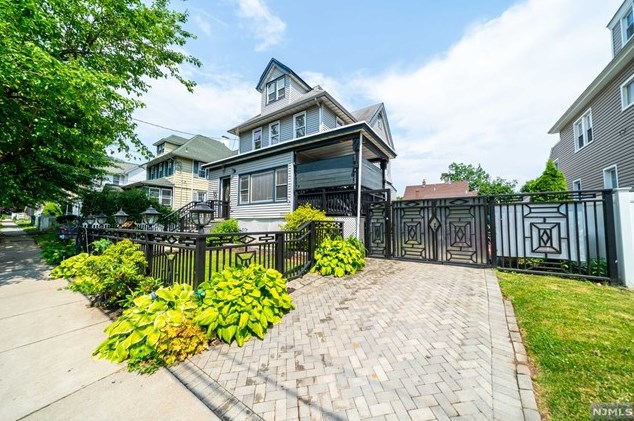 15 Garden St, Ridgefield Park, NJ 07660