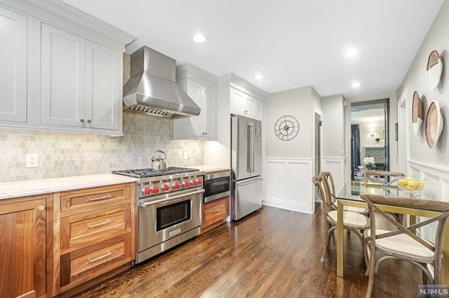 162 Pleasant Ave, Ridgewood NJ  07450-3525 exterior