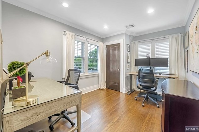 162 Pleasant Ave, Ridgewood NJ  07450-3525 exterior