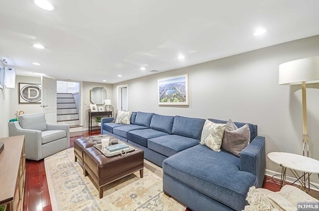 162 Pleasant Ave, Ridgewood NJ  07450-3525 exterior