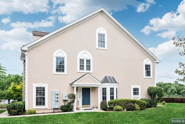 49 Magnolia Way, Paterson, NJ 07508