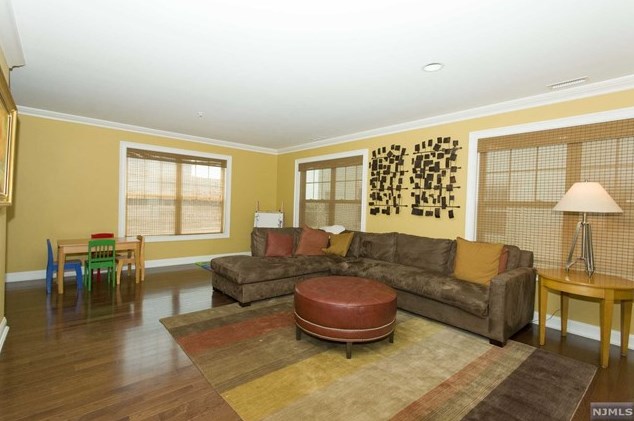 1625 Paterson Plank Rd, Secaucus NJ  07094-4076 exterior