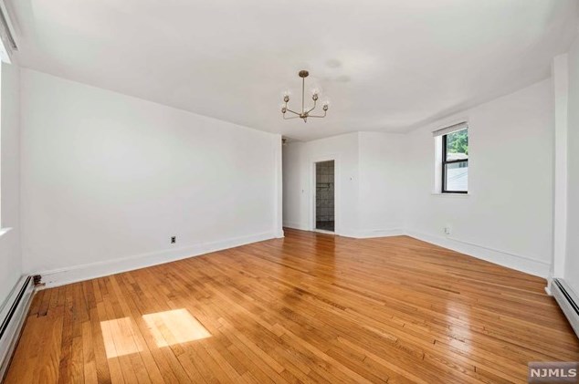 553 Undercliff Ave #1, Edgewater, NJ 07020