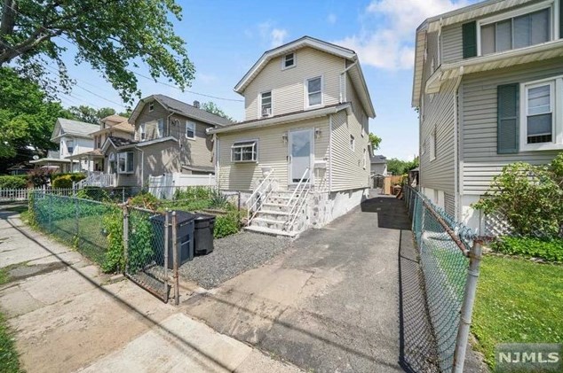 19 Maple St, Ridgefield Park, NJ 07660