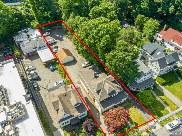 260 Park St, Montclair, NJ 07043-1733