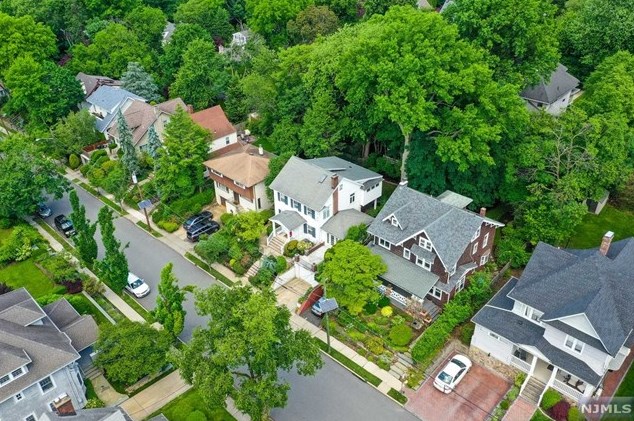 189 Highwood Ave, Leonia, NJ 07605