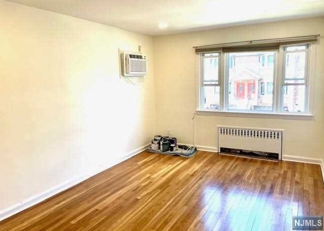 220 Grant Ave, Cliffside Park, NJ 07010-2502