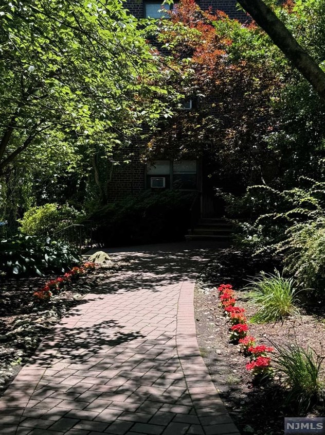 400 Park Pl #2c, Fort Lee, NJ 07024