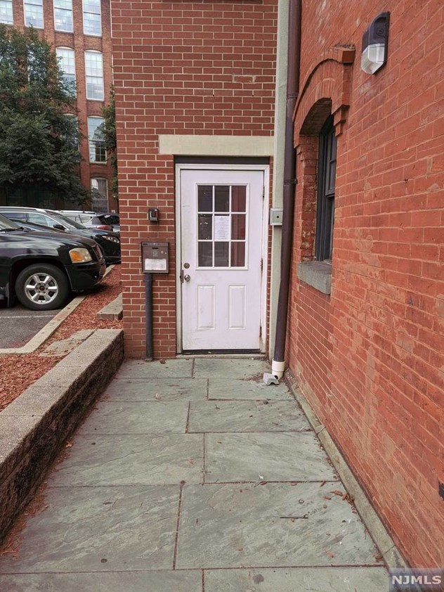 19 Market St, Paterson, NJ 07501