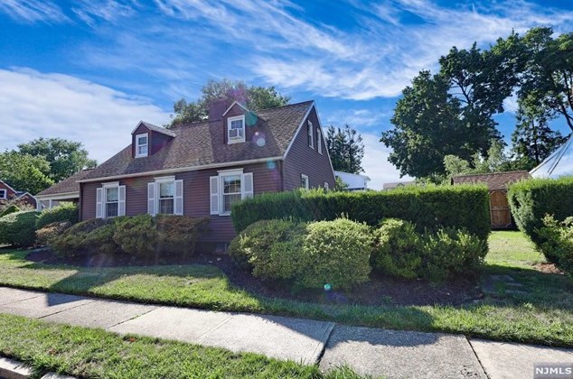 80 Willow Ave, Hackensack NJ  07601-3003 exterior