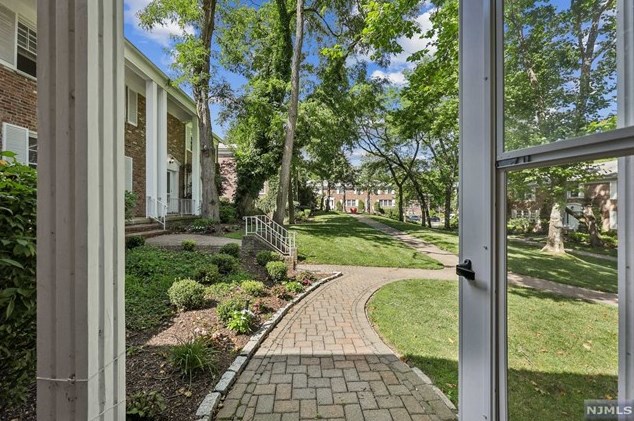 12 S Mountain Ave #30, Montclair, NJ 07042