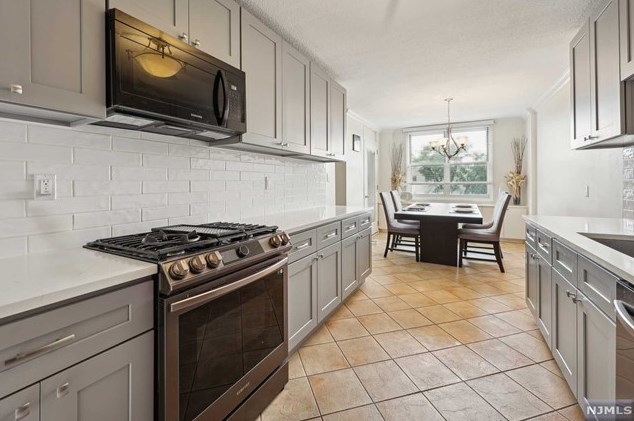 2200 N Central Rd #5e, West Fort Lee, NJ 07024