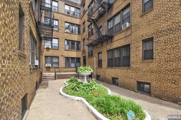 148 37th St #d5, Union City, NJ 07087