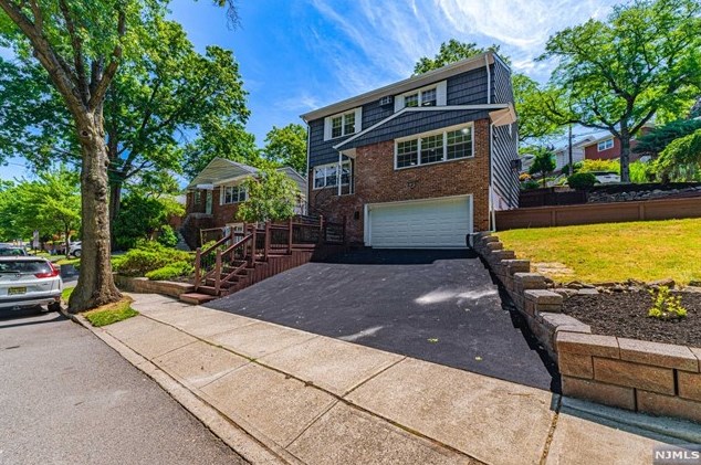 620 Oak St, Ridgefield, NJ 07657