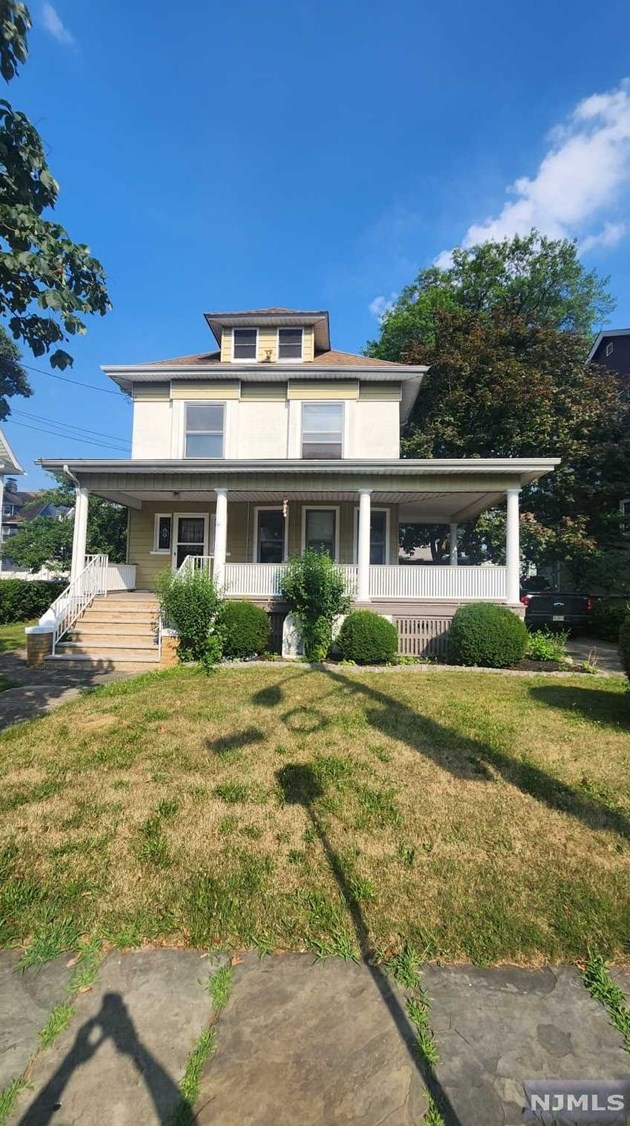 739-741 Parker St, Newark, NJ 07104