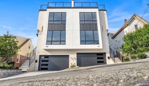 433 Catherine St, West Fort Lee, NJ 07024
