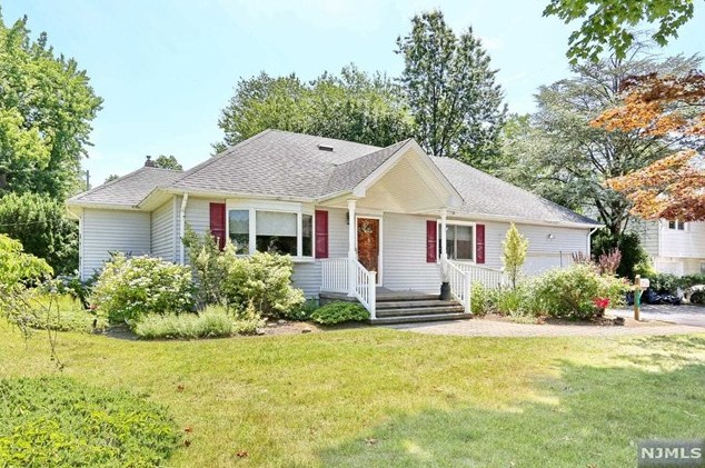 715 Mabie St, N Milford, NJ 07646