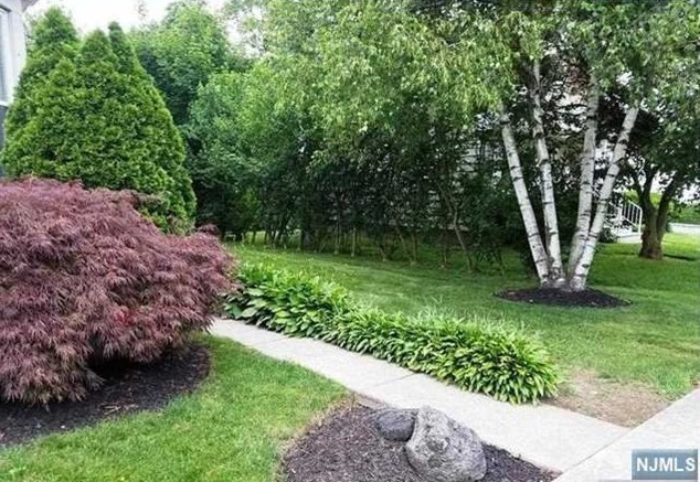 8 Maple Ave #1, Waldwick, NJ 07463