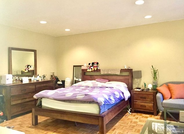 1111 River Rd Apt F22, Edgewater, NJ 07020